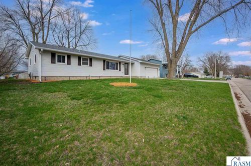 406 Linda Drive, Eagle Lake, MN, 56024 | Card Image