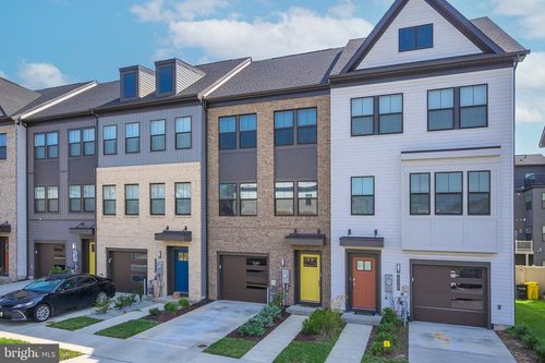 630 Chalcedony Ln, GLEN BURNIE, MD, 21060-8739 | Card Image