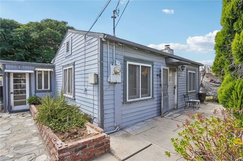 1385 Turquoise Ave, Mentone, CA, 92359-1256 | Card Image