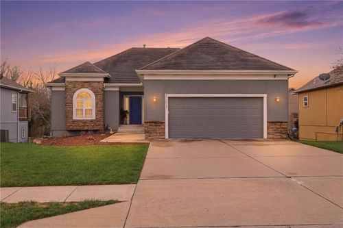 1811 E 128th St, Kansas City, MO, 64145-7811 | Card Image