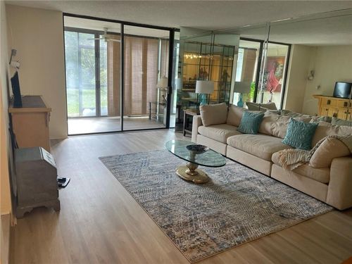 apt-1d-3730 Inverrary Dr, Lauderhill, FL, 33319-5148 | Card Image