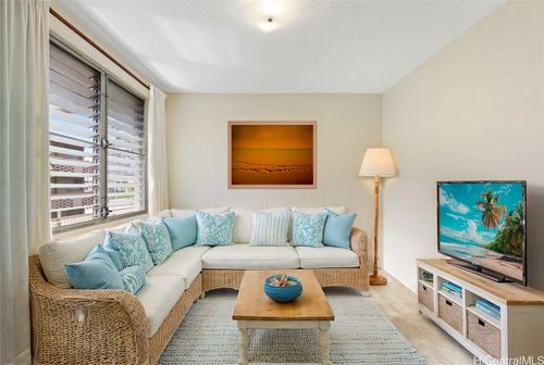 303-2765 Kapiolani Boulevard, Honolulu, HI, 96826 | Card Image