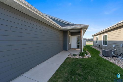 4500 E Leubecher Pl, Sioux Falls, SD, 57108-3064 | Card Image