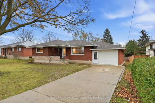 856 York Ave N, Listowel, ON, N4W2Y6 | Card Image