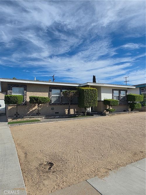938 Ford St, Corona, CA, 92879-2313 | Card Image
