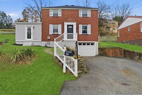 540 Springdale Dr, Pittsburgh, PA, 15235-1810 | Card Image