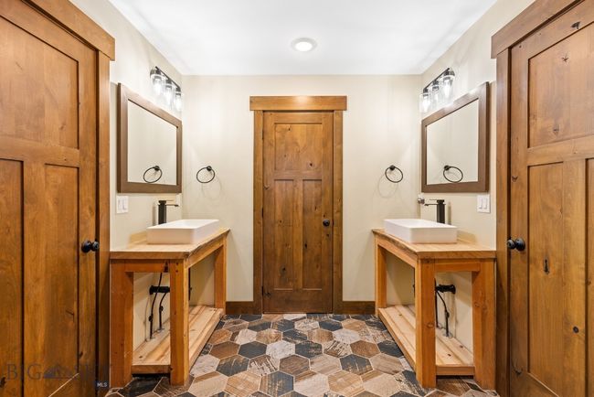17 Texs Loop, House other with 4 bedrooms, 3 bathrooms and null parking in Alder MT | Image 41
