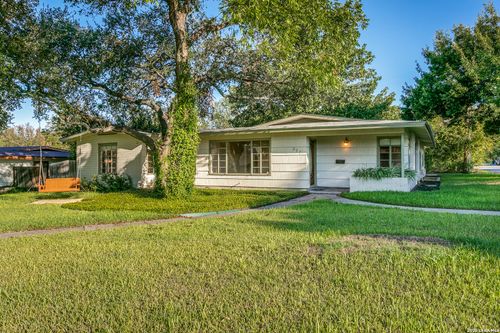 327 Calumet Pl, San Antonio, TX, 78209-3401 | Card Image