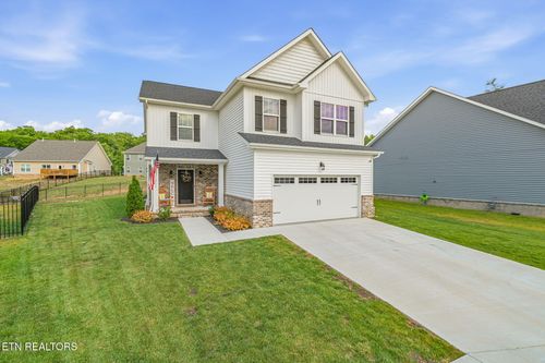 211 Queenberry St, Oak Ridge, TN, 37830-2201 | Card Image