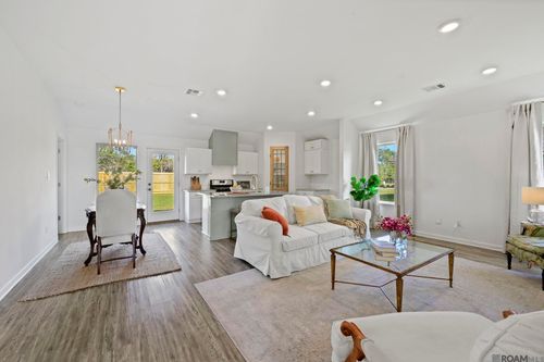 5417 Greenridge Ln, Zachary, LA, 70791-5372 | Card Image