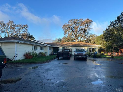 894 N Cloverdale Boulevard, Cloverdale, CA, 95425 | Card Image