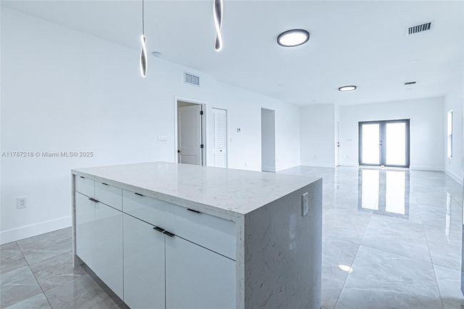 0 - 2739 Nw 7 Th St, House other with 4 bedrooms, 3 bathrooms and null parking in Fort Lauderdale FL | Image 11