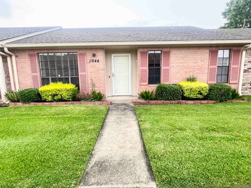 1044 Green Meadow St, Beaumont, TX, 77706-3962 | Card Image