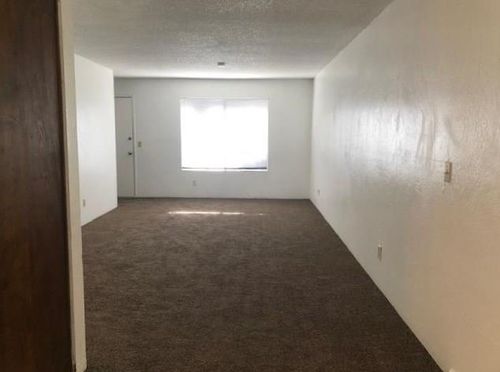 f-888 Greenfield Ave, Hanford, CA, 93230-3526 | Card Image