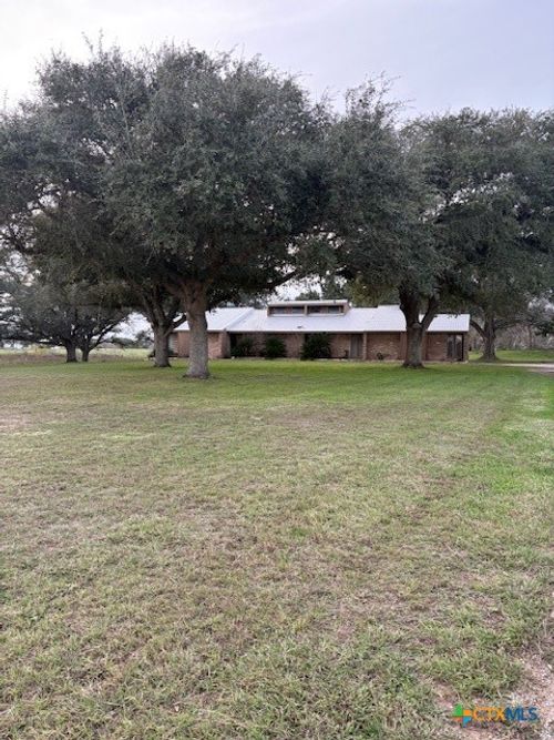 2082 Fm 318, Hallettsville, TX, 77964-4905 | Card Image