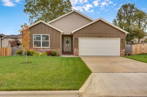 1166 S Broadview Ave, Springfield, MO, 65802-6050 | Card Image