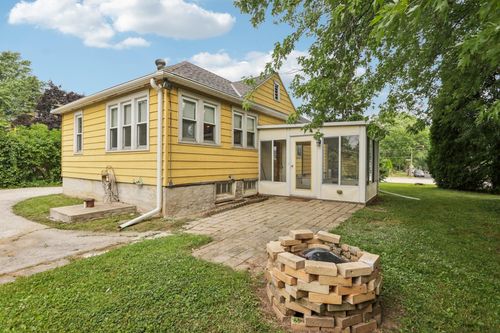 235 W College Ave, Oak Creek, WI, 53154-1139 | Card Image