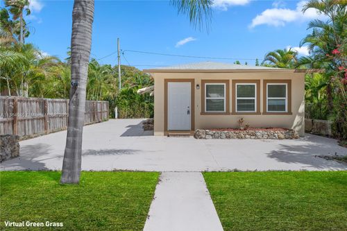 135 Hawthorne Dr, Lake Park, FL, 33403 | Card Image