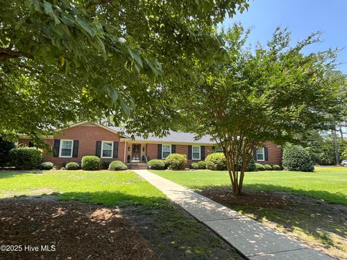 1215 Dunbar Dr, Laurinburg, NC, 28352-4228 | Card Image