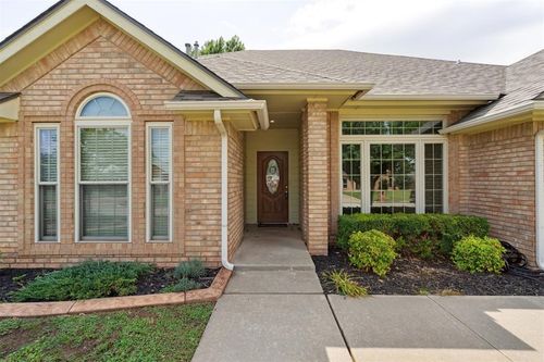 607 N Mockingbird Way, Mustang, OK, 73064-2057 | Card Image