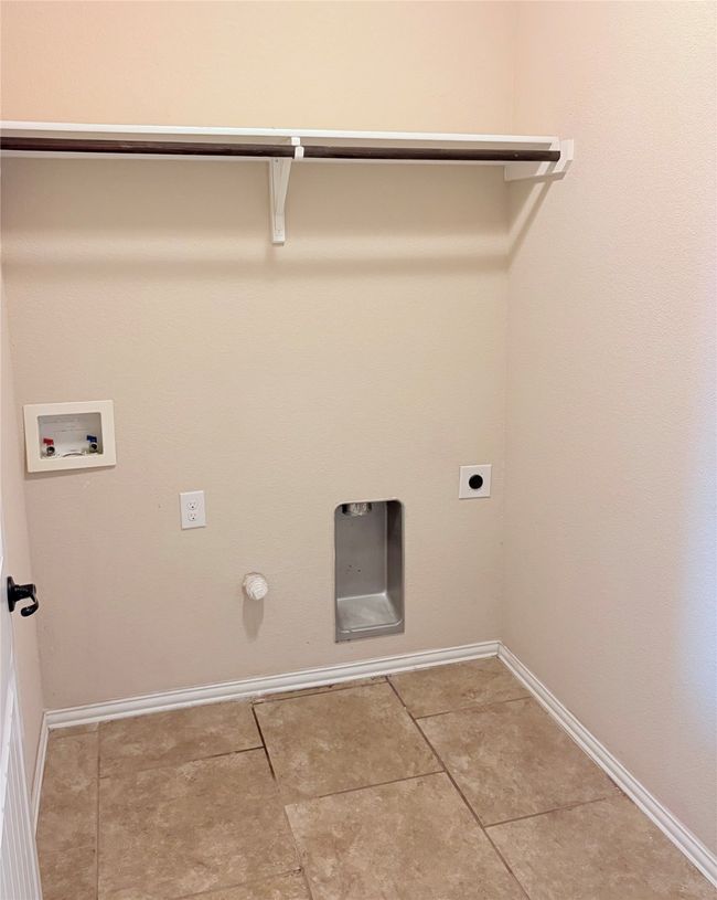 6616 Colony Rd, House other with 3 bedrooms, 2 bathrooms and null parking in Midland TX | Image 14