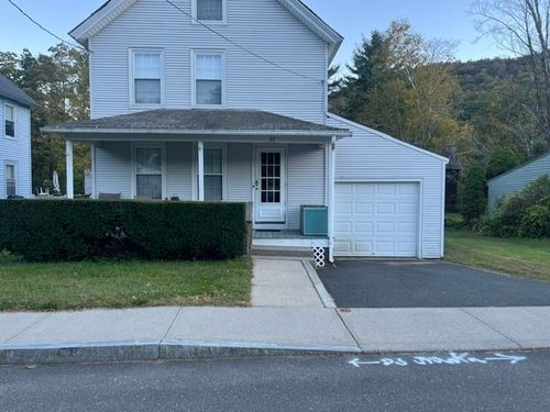 27 Maple Ave, Chester, MA, 01011-9712 | Card Image