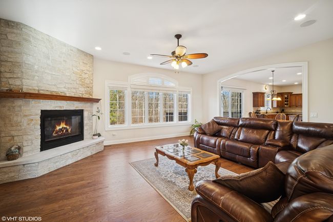 7 Preston Ct, House other with 6 bedrooms, 6 bathrooms and 4 parking in Lincolnshire IL | Image 17