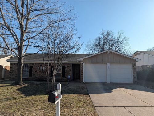 5608 Burton Ave, Fort Worth, TX, 76119-1757 | Card Image