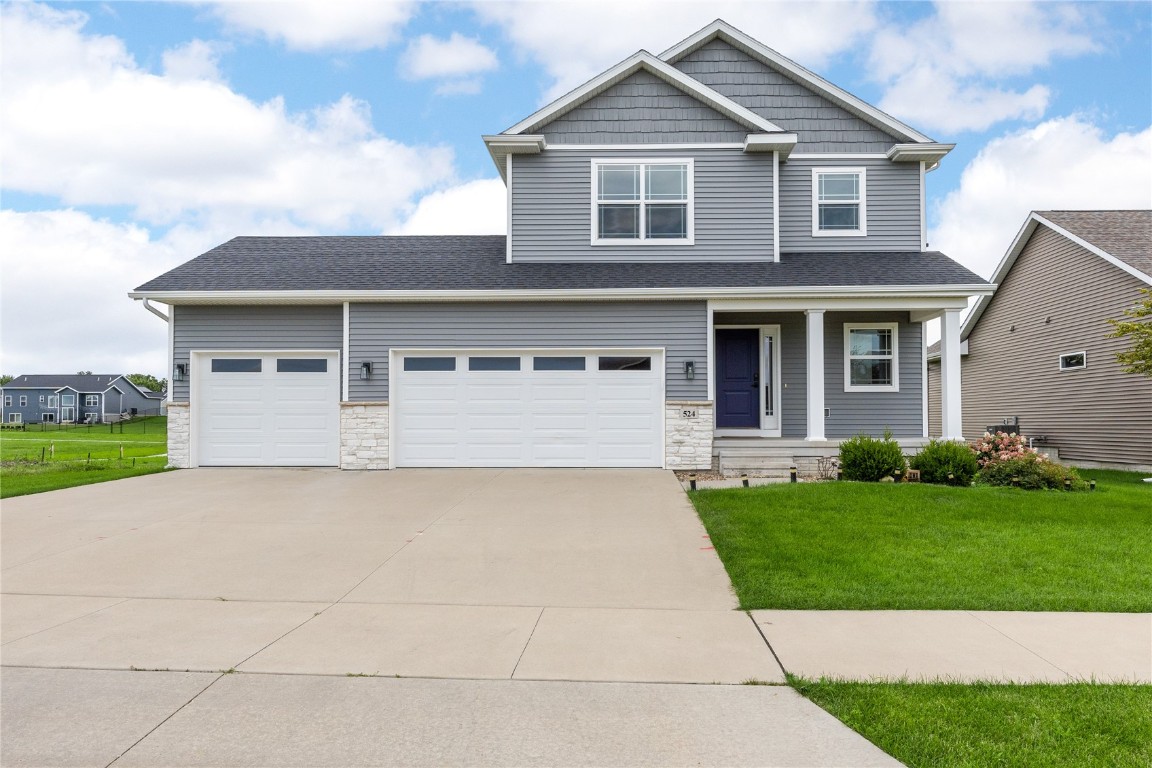 Davis Dr, Mount Vernon, IA 52314