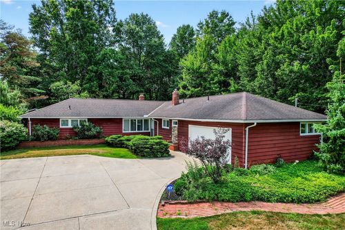 6450 Gates Mills Blvd, Mayfield Heights, OH, 44124-4220 | Card Image