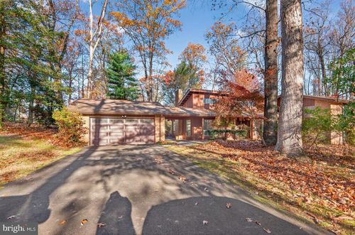 3204 Fox Mill Rd, OAKTON, VA, 22124-2039 | Card Image