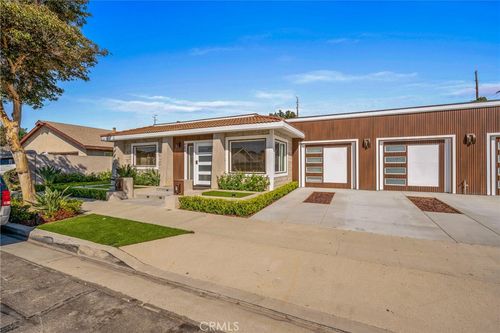 483 S Pine St, Orange, CA, 92866-2745 | Card Image