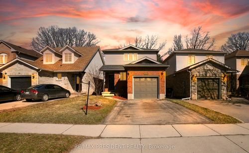 {{alt}} | Card Image