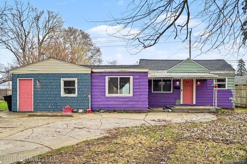 3952 Bluehill St, Detroit, MI, 48224-2232 | Card Image