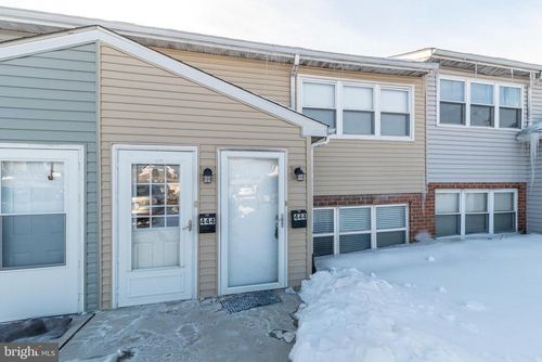 444 State St, EAST GREENVILLE, PA, 18041-1702 | Card Image