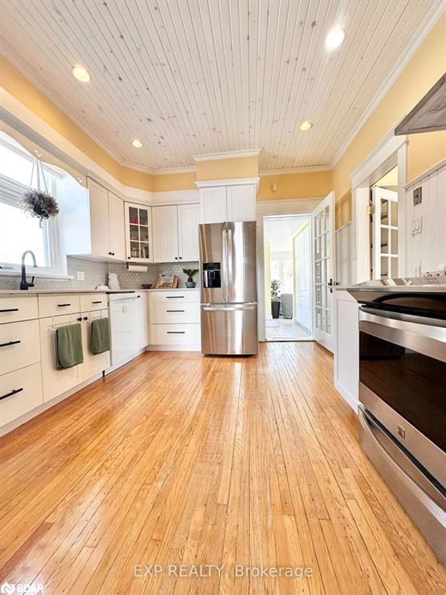 12 Elizabeth St W, House other with 4 bedrooms, 2 bathrooms and 14 parking in Creemore ON | Image 9