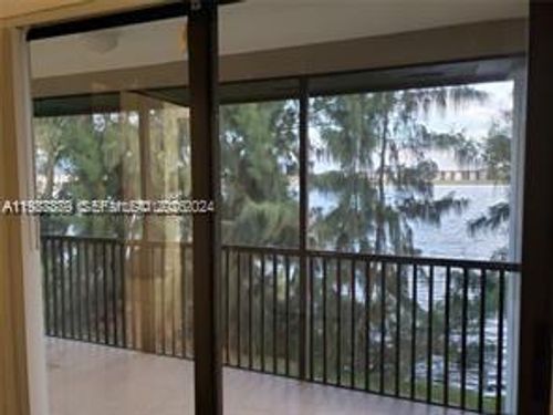 107-468 Ne 206th Ln, Miami, FL, 33179-1875 | Card Image