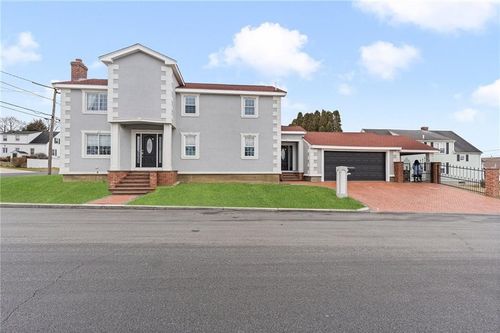 45 Hazelwood Ave, East Providence, RI, 02914-2935 | Card Image