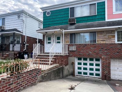 9406 Avenue J, Home with 6 bedrooms, 2 bathrooms and null parking in Canarsie NY | Image 3