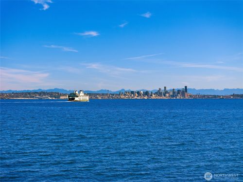 4452 Rockaway Beach Rd Ne, Bainbridge Island, WA, 98110-3153 | Card Image