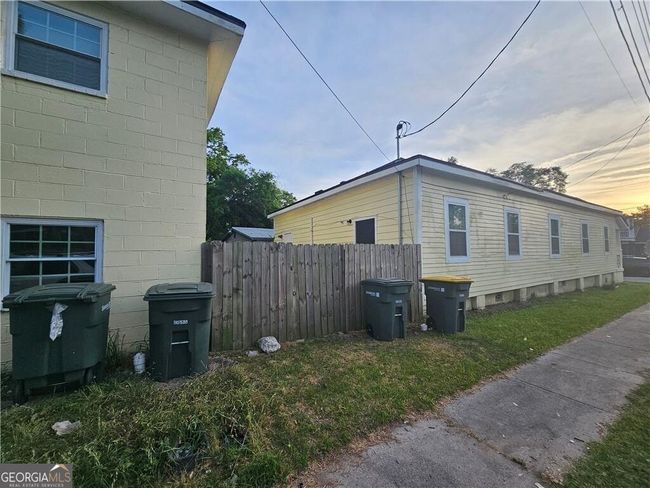 2402 Bulloch St, House other with 10 bedrooms, 4 bathrooms and null parking in savannah GA | Image 5