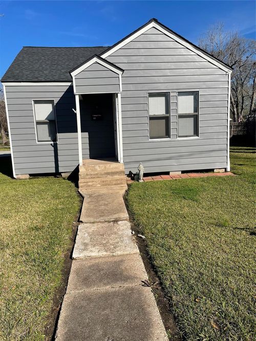 705 Cincinnati St, Angleton, TX, 77515-5732 | Card Image