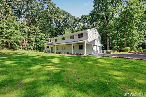 8 Live Oak Rd, Norwalk, CT, 06851-1209 | Card Image