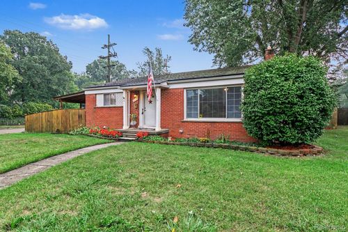 19725 Maplewood St, Livonia, MI, 48152-2018 | Card Image