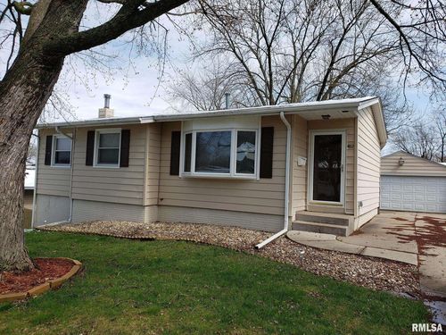 4811 Candlelight Dr, Davenport, IA, 52806-4108 | Card Image