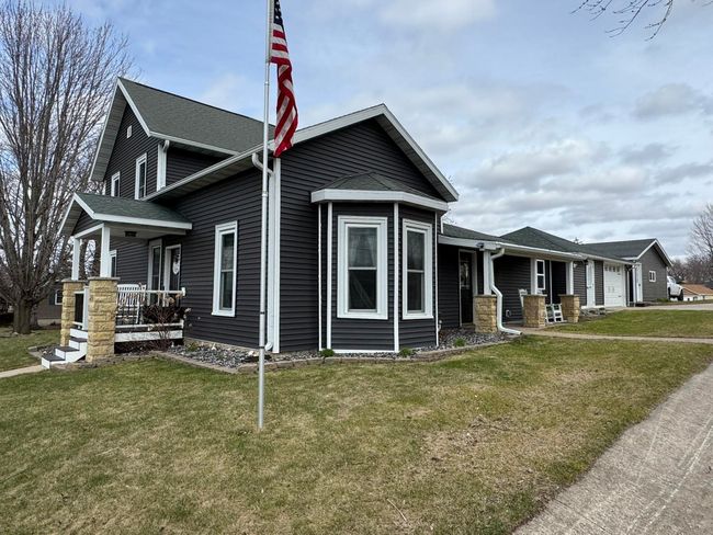 226 S Sidney St, House other with 3 bedrooms, 2 bathrooms and null parking in SHULLSBURG WI | Image 51