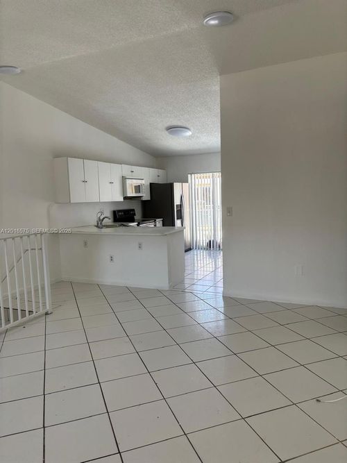 20-201-7778 W 34th Ln, Hialeah, FL, 33018-5042 | Card Image
