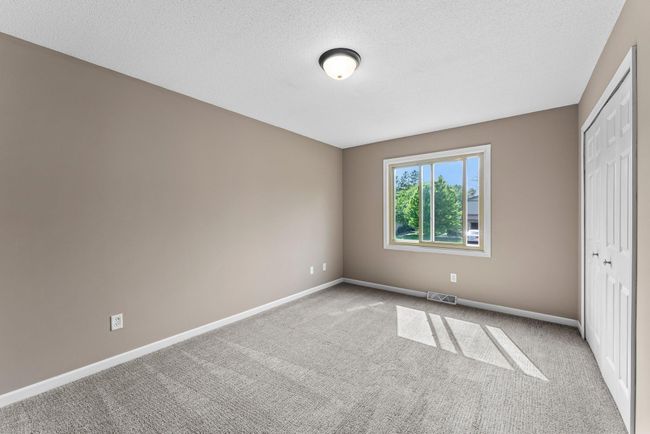 4252 Thornhill Ln, Townhouse with 3 bedrooms, 2 bathrooms and null parking in Vadnais Heights MN | Image 38