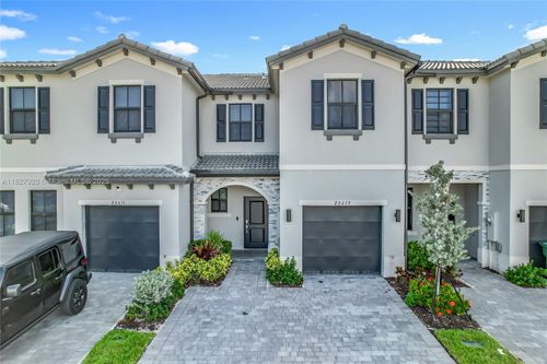 28615 Sw 129th Ct, Homestead, FL, 33033-7557 | Card Image