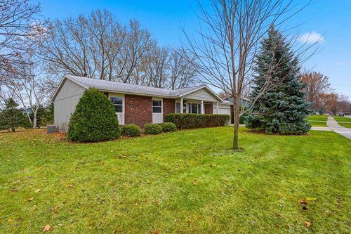943 Windsor Ave, Fond Du Lac, WI, 54935-6371 | Card Image